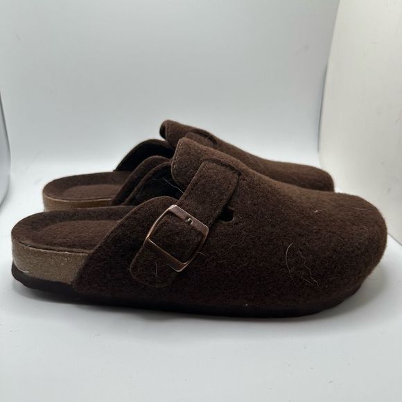 CUSHIONAIRE Shoes - CUSHIONAIRE Womens Clog 7.5 BROWN
